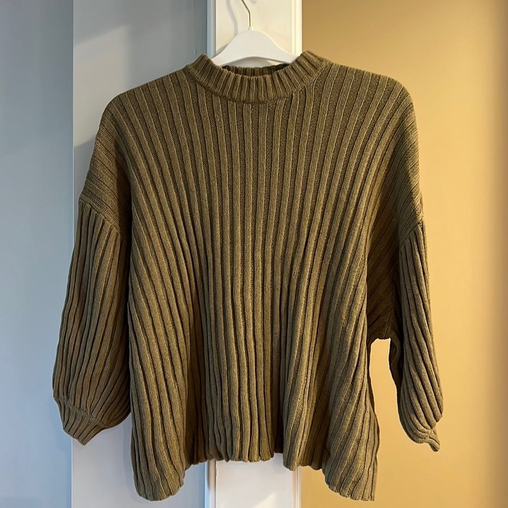 Urban Outfitters 3/4 sleeve sweater